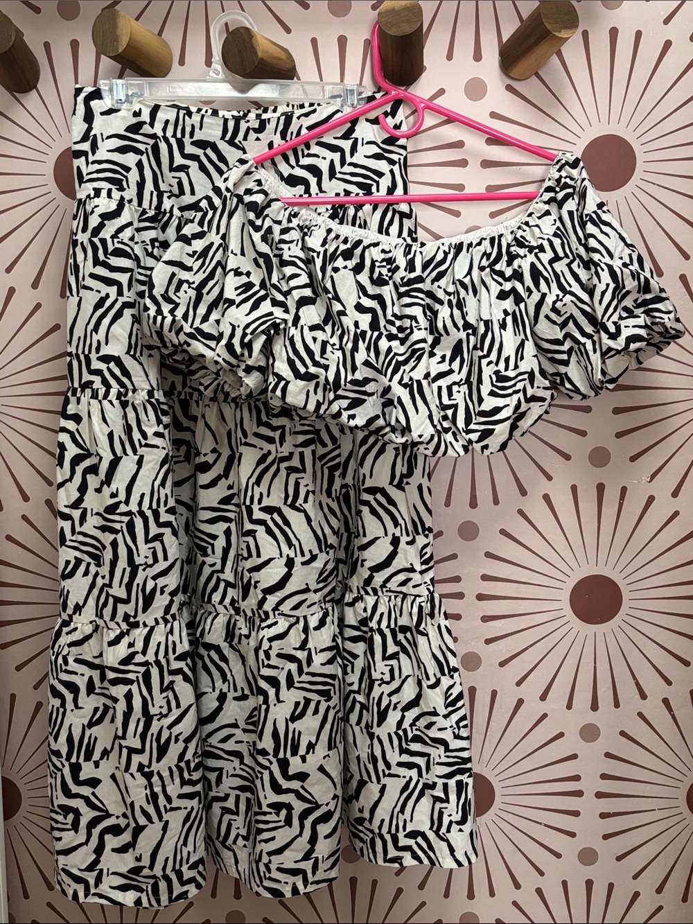 a new day Black & White Off-Shoulder 2-piece Set - M